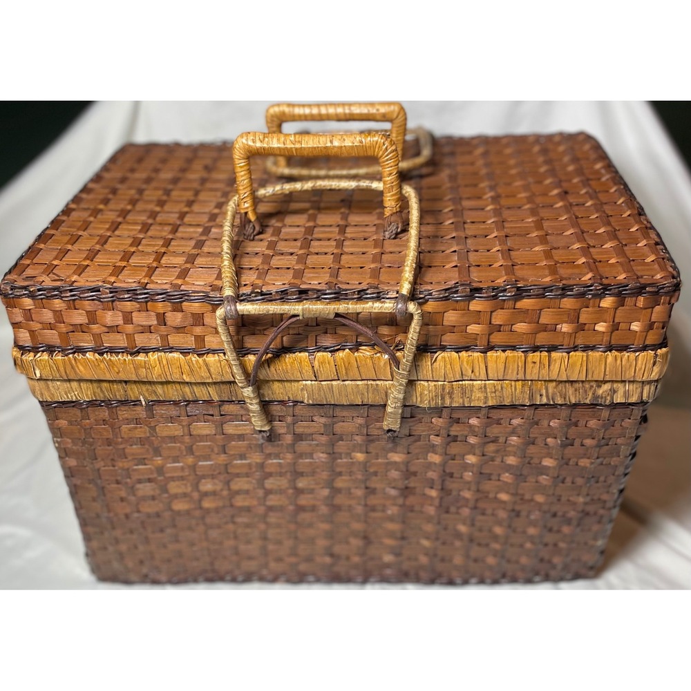 Vintage Wicker Picnic Basket Set with Plaid Blanket Service for 4 Brown Red Teal